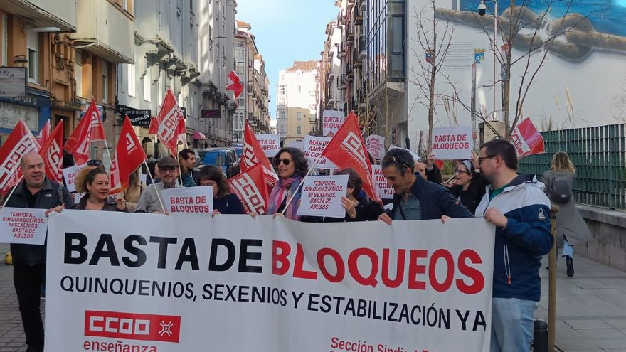 Docentes e investigadores de la UC se concentran ante el Gobierno de Cantabria por atrasos en el cobro de quinquenios y sexenios