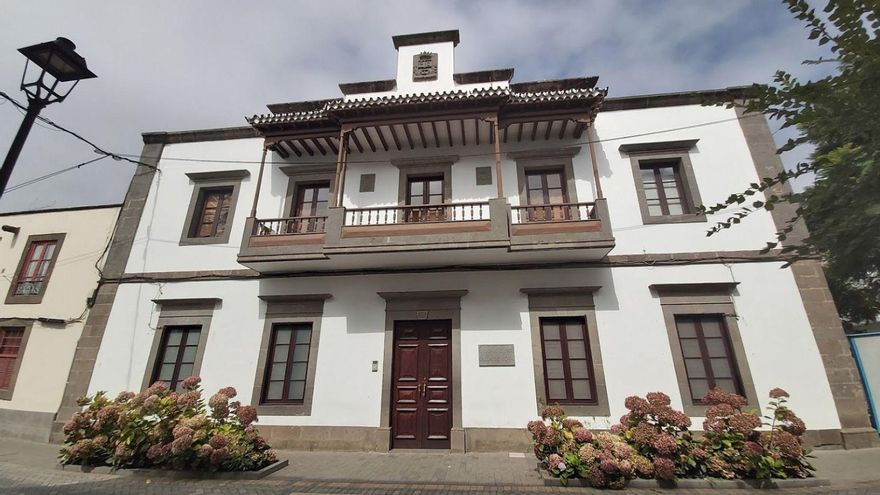 Cierra el Ayuntamiento de Moya ante un posible caso de COVID-19 entre su personal