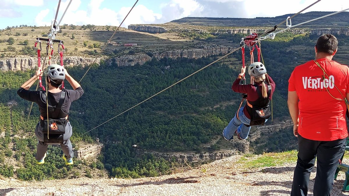 Cantavieja (Teruel) estrena un reclamo turístico: abre una de las tirolinas más largas de Aragón, con casi un kilómetro
