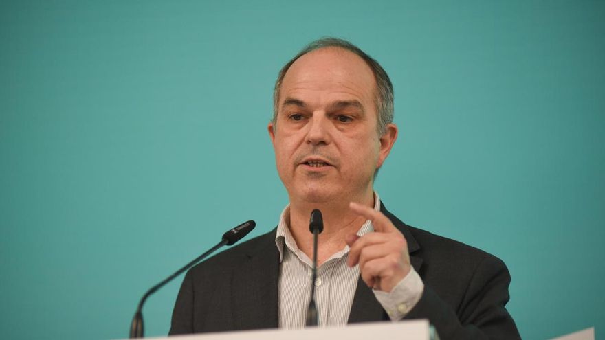 El secretario general de Junts, Jordi Turull, durante una rueda de prensa en Barcelona.