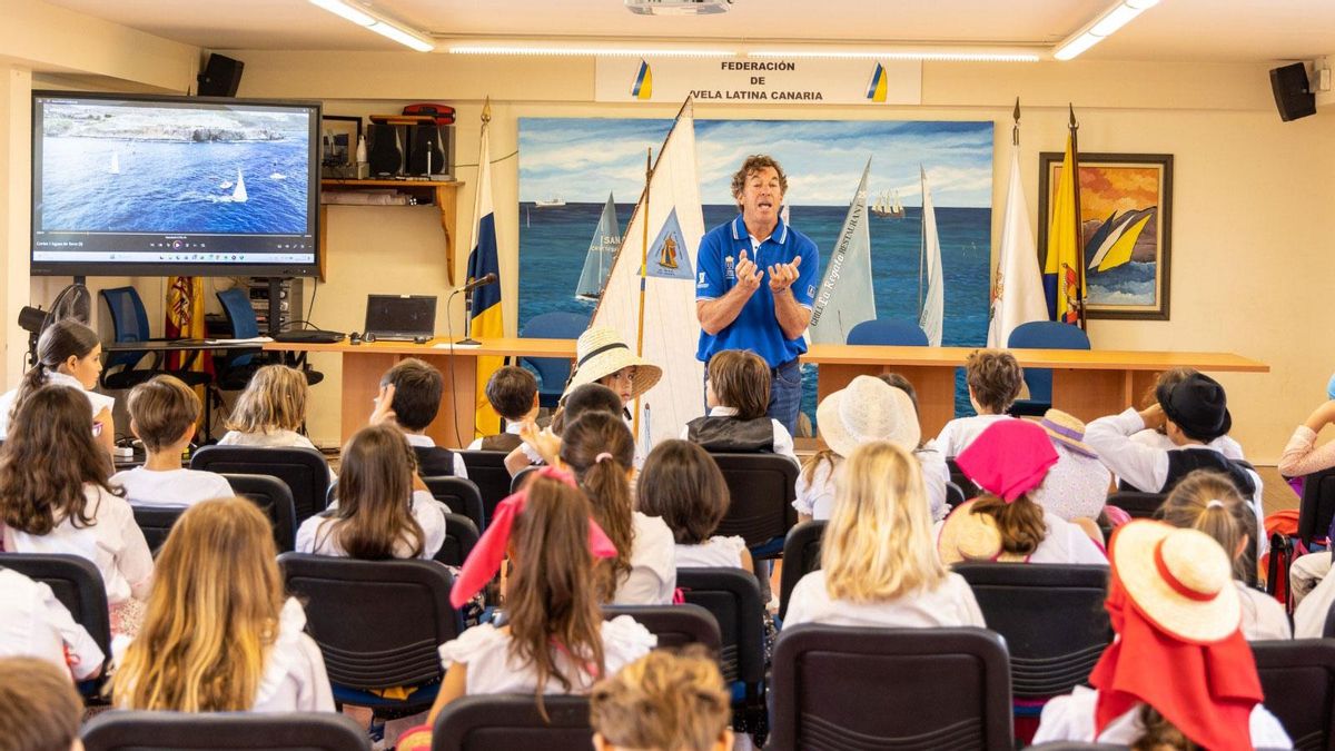 La vela latina canaria acerca su historia a escolares grancanarios