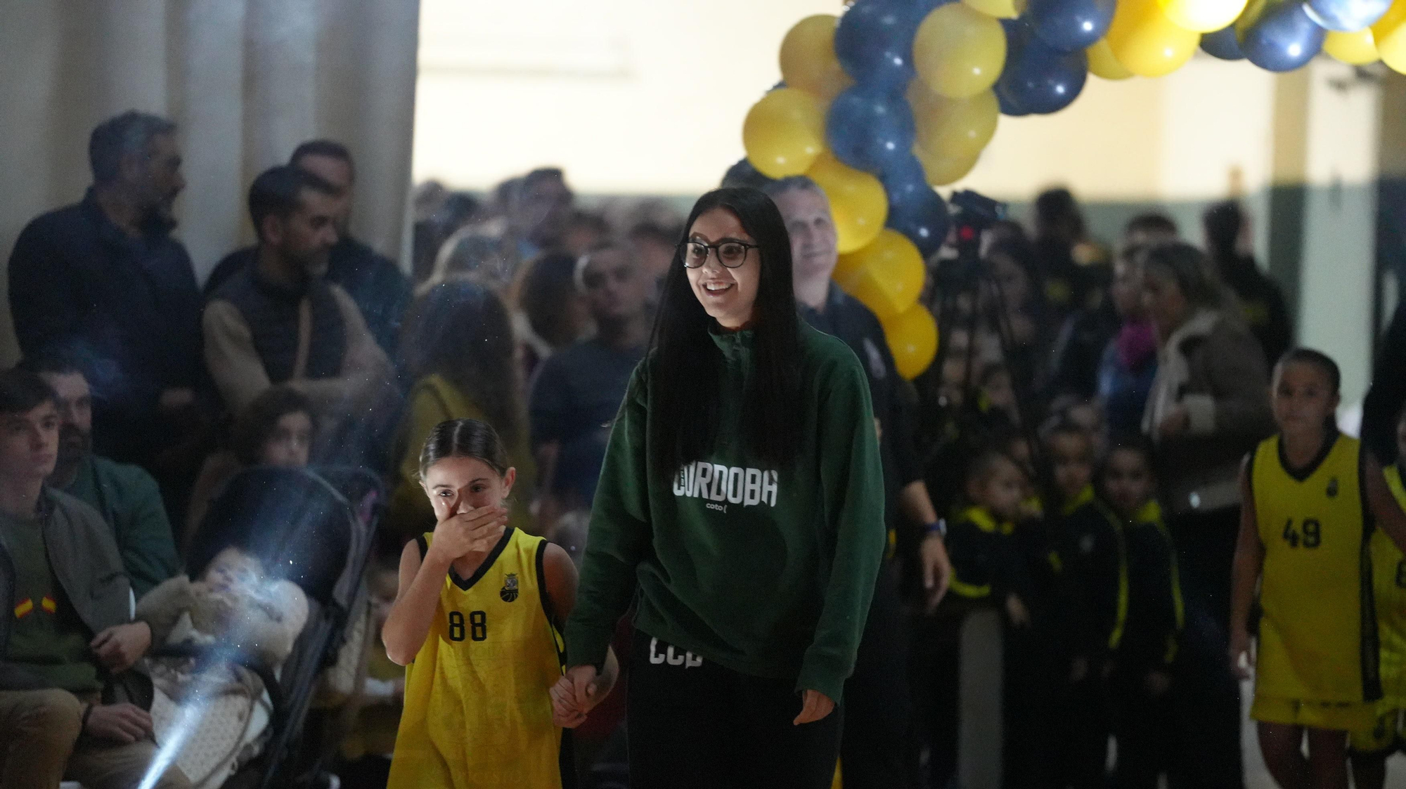 Presentación de los equipos de baloncesto y gimnasia rítmica del Colegio Virgen del Carmen