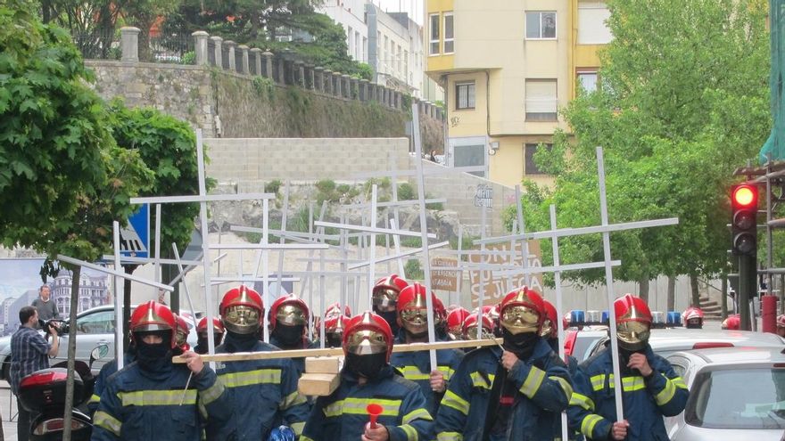 UGT denuncia al SEMCA por no disponer de trajes de protección desinfectados para sus bomberos de guardia