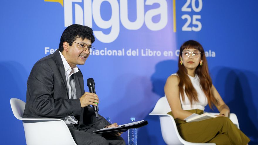 Abogado considerado como "preso político" en Guatemala presenta libro de poemas