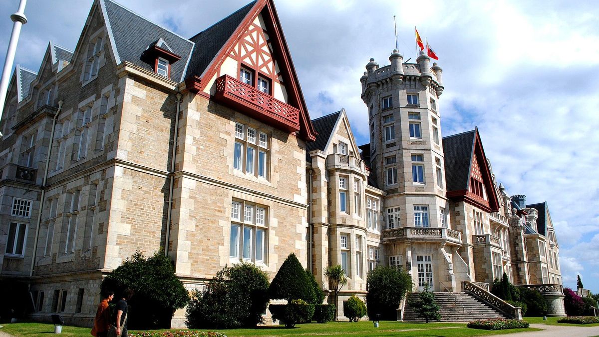 El palacio histórico de Cantabria que enamoró a Lorca y hoy puedes recorrer