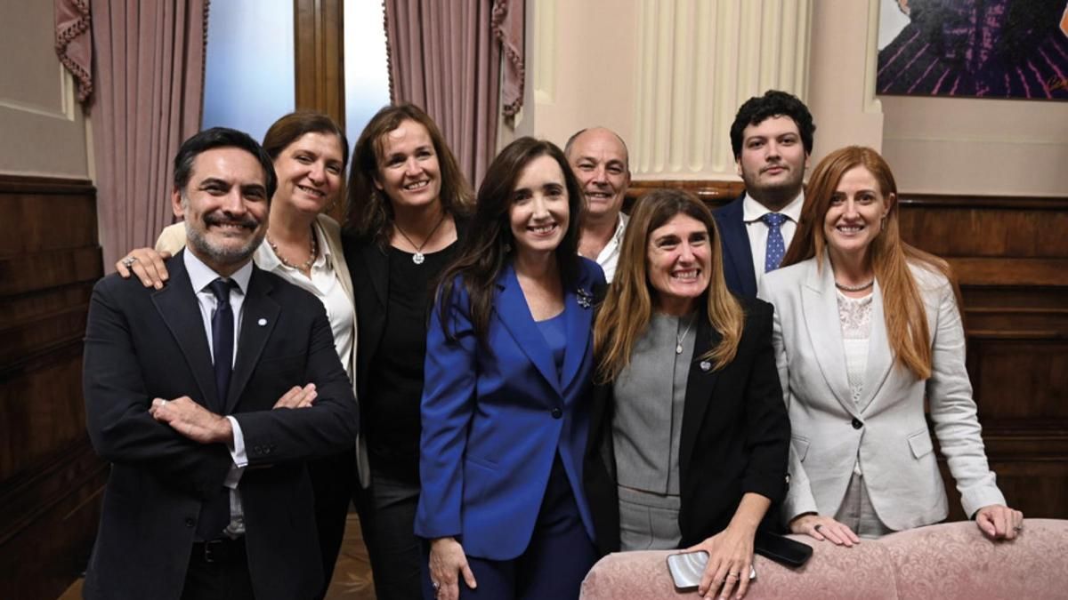 Villarruel promueve en el Senado un libro que vincula el aborto con la baja natalidad y “la cultura de la muerte”
