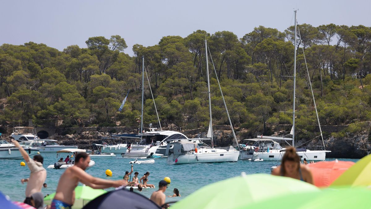 PSOE i PP acorden pujar l'ecotaxa balear i crear un impost per gravar els 'rent a car'