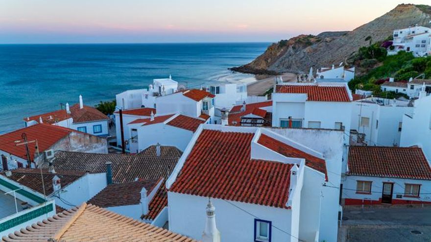 El 'Santorini' de Portugal, un pintoresco pueblo pesquero en el Algarve