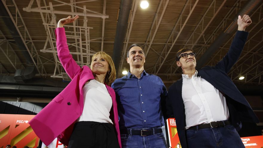 Sánchez irrumpe en la campaña catalana y pide votar a Illa para "ganar al fango"