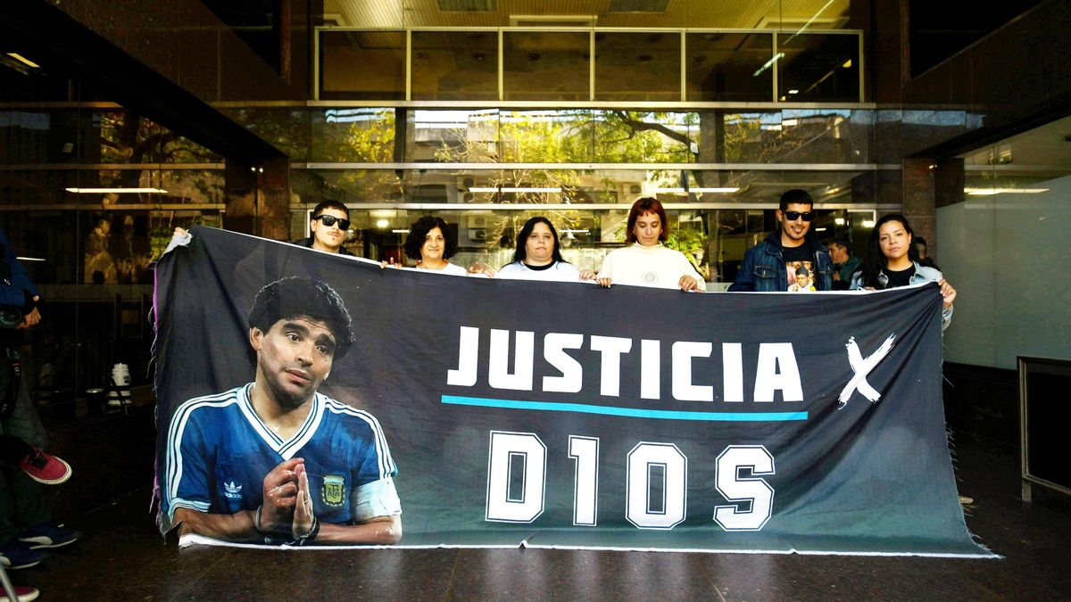 Juicio por la muerte de Maradona: declararon los peritos y describieron un cuadro clínico grave y múltiples afecciones