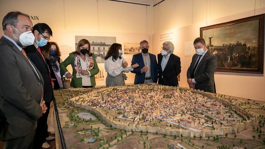 Un momento de la inauguración de la exposición que conmemora el VI Centenario del título de ciudad para Ciudad Real.