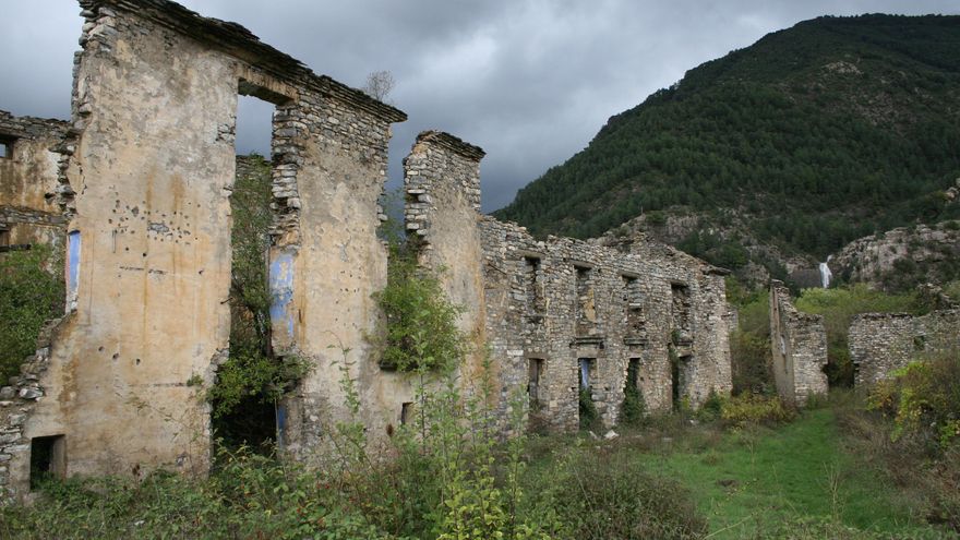 El agridulce regreso a Jánovas, el pueblo que estuvo a punto de ser tragado por un embalse: "Hemos pagado por recuperar ruinas"