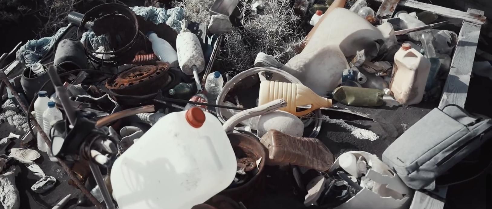 Parte de los residuos recogidos en la playa de La Barqueta. ABIÁN SAL GIL
