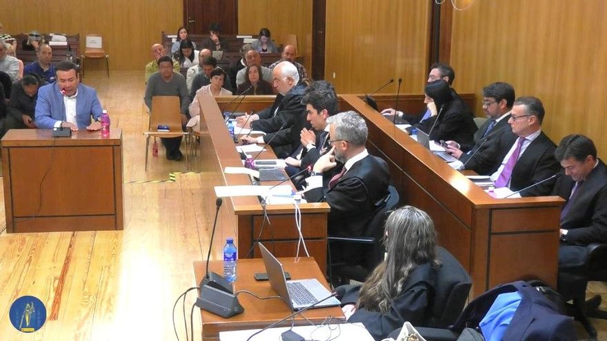 El hijo del dueño de la funeraria que reutilizaba ataúdes culpa del fraude a un exempleado “envidioso”