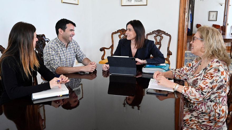 La alcaldesa de Santander, Gema Igual, se reúne con la nueva Directiva de la Asociación de Guías de Turismo