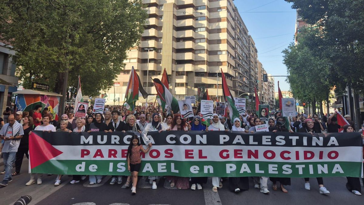 Miles de personas se manifiestan contra el genocidio:"¡Gaza no estás sola, Murcia está contigo!"