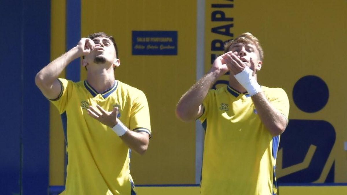Celebración de Las Palmas Atlético ante el Alcalá