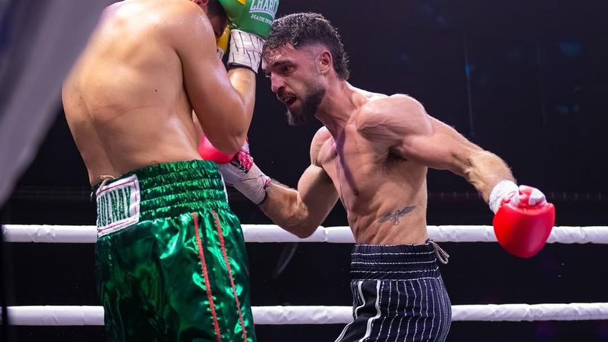 Giro de guion para 'El Cazador': Navarro Jr. peleará el sábado contra Alexi Rivera