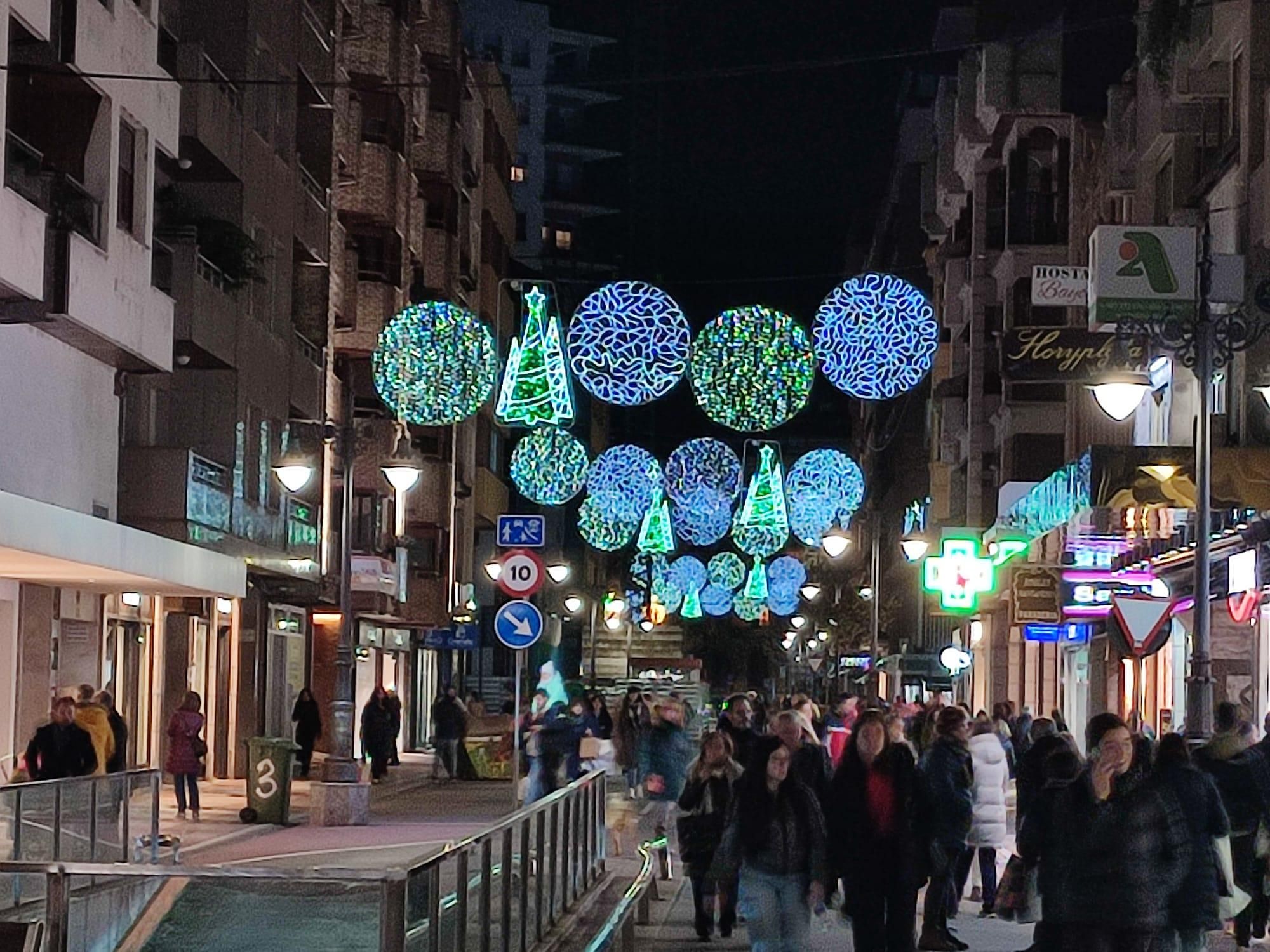 Las imágenes de cómo brilla la Navidad en el centro de León