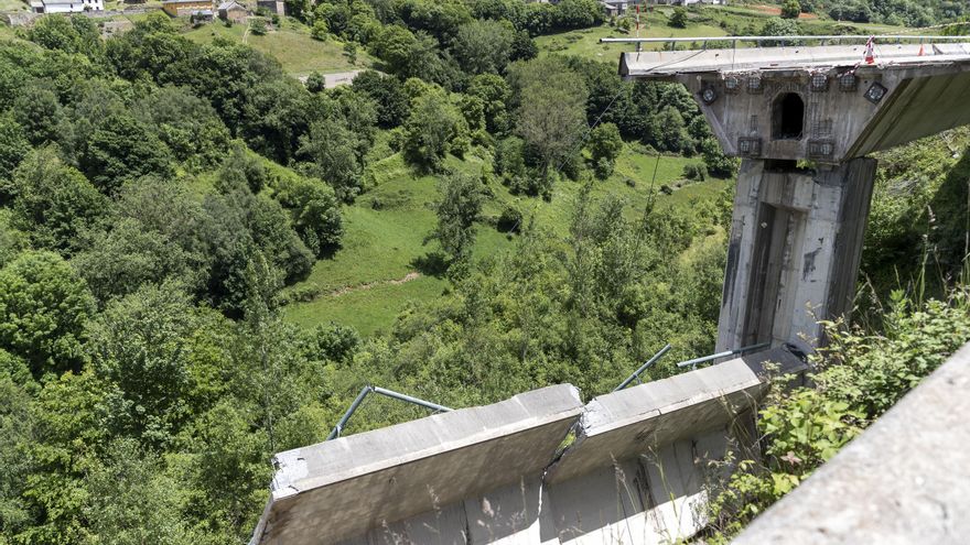 El estado del viaducto que se cayó entre Galicia y León anticipa una reparación larga: "No podemos anunciar plazos"
