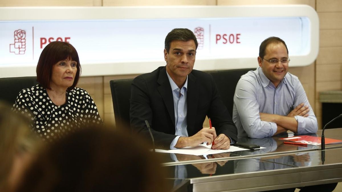 Pedro Sánchez anuncia a su Ejecutiva que quiere convocar ya el 39 congreso federal, con primarias en octubre
