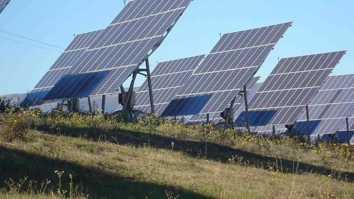 El pueblo de Mendibil revoca el alquiler de 17 hectáreas de terreno a Solaria y complica un parque solar en Álava