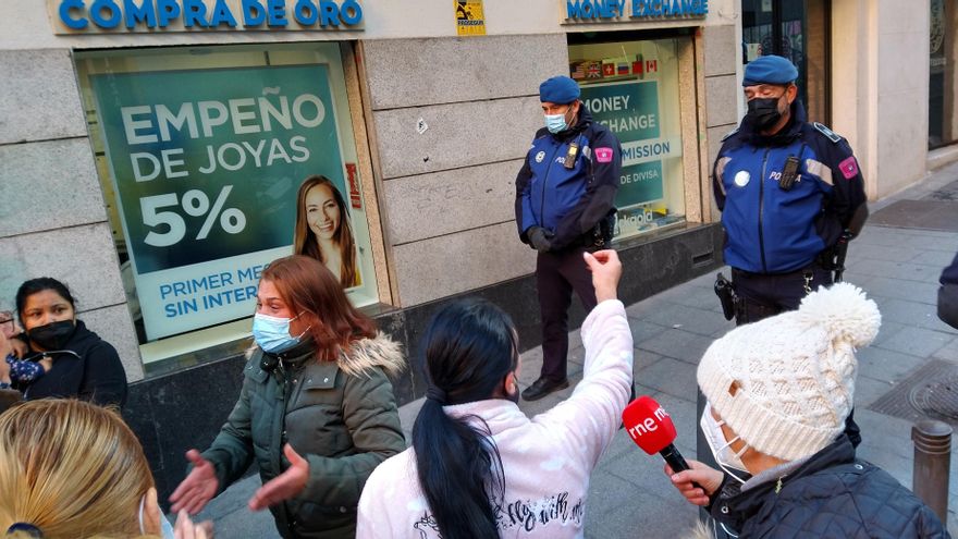 El Ayuntamiento de Madrid desahucia Luna 32: "No puedo irme, necesito un sitio para mis hijas"
