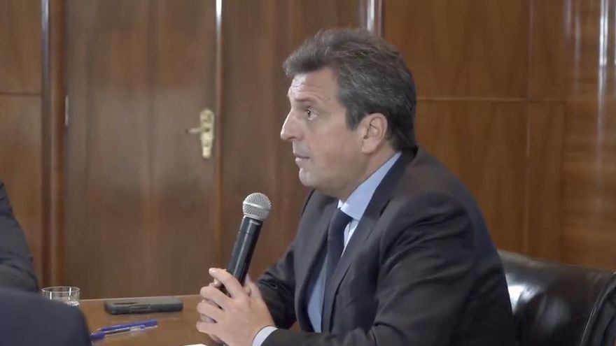 Massa: "No podemos ser rehenes de caprichos y que un grupo reducido ponga en riesgo 150.000 empleos"