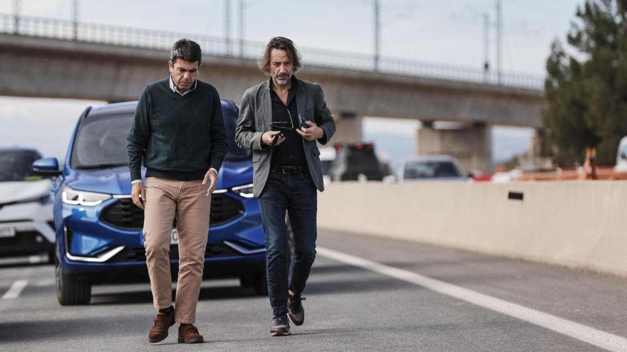 Between them, Cuenca and Mazzone receive an additional €1,731 a month from public money to pay for their shared apartment