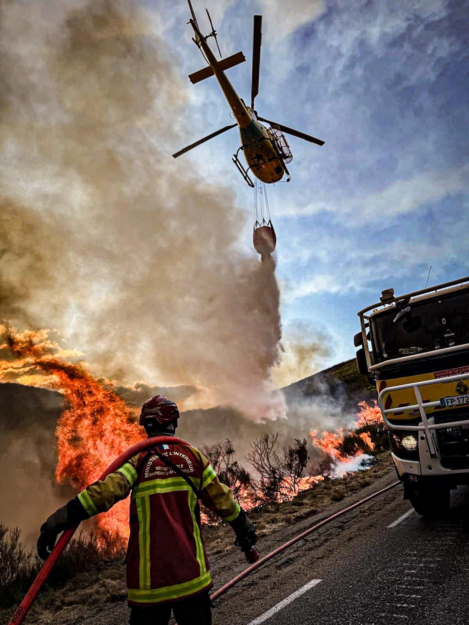 Medios franceses del Mécanisme de Protection Civile de l’Union Européenne en un incendio en León.