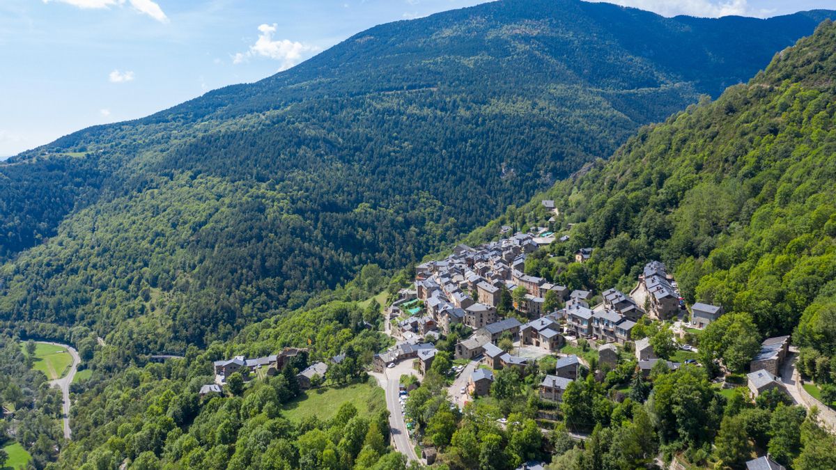 A menos de dos horas de Barcelona: el pueblo de alta montaña que parece haberse detenido en el tiempo en plenos Pirineos