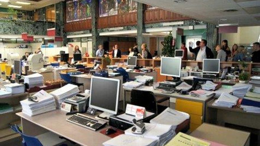 ...El Equipo de Gobierno dice que, pese a los agoreros, la normalidad es lo único que se puede destacar de la vuelta de parte de la plantilla del Ayuntamiento de León al edificio de Ordoño II, tras el incendio de agosto.