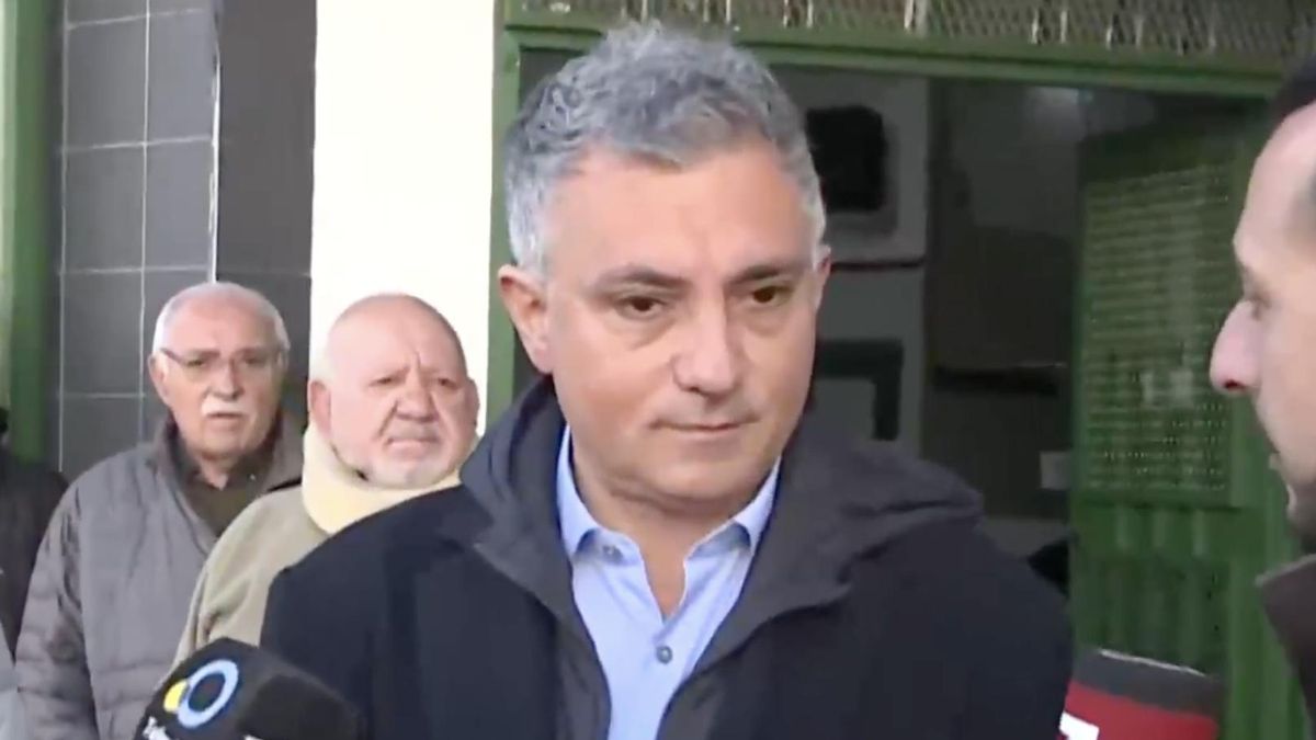 Sebastián Pareja, armador libertario, tras votar