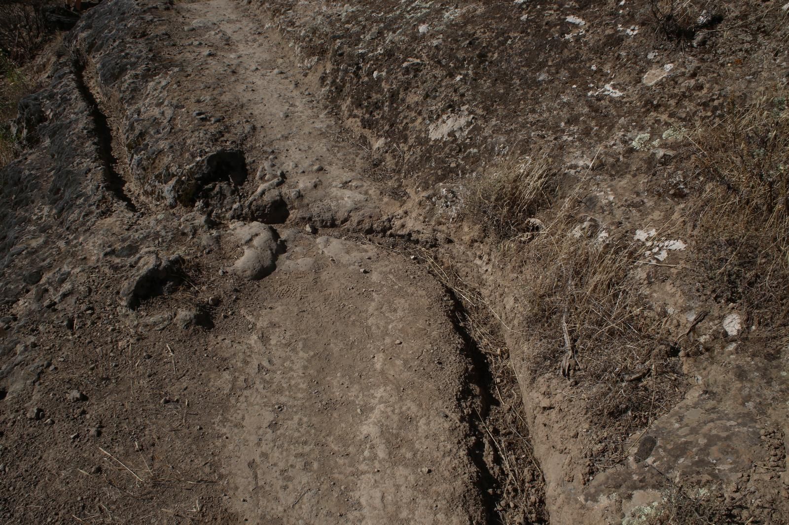 Canaletas talladas en Barranco Hondo (ALEJANDRO RAMOS)