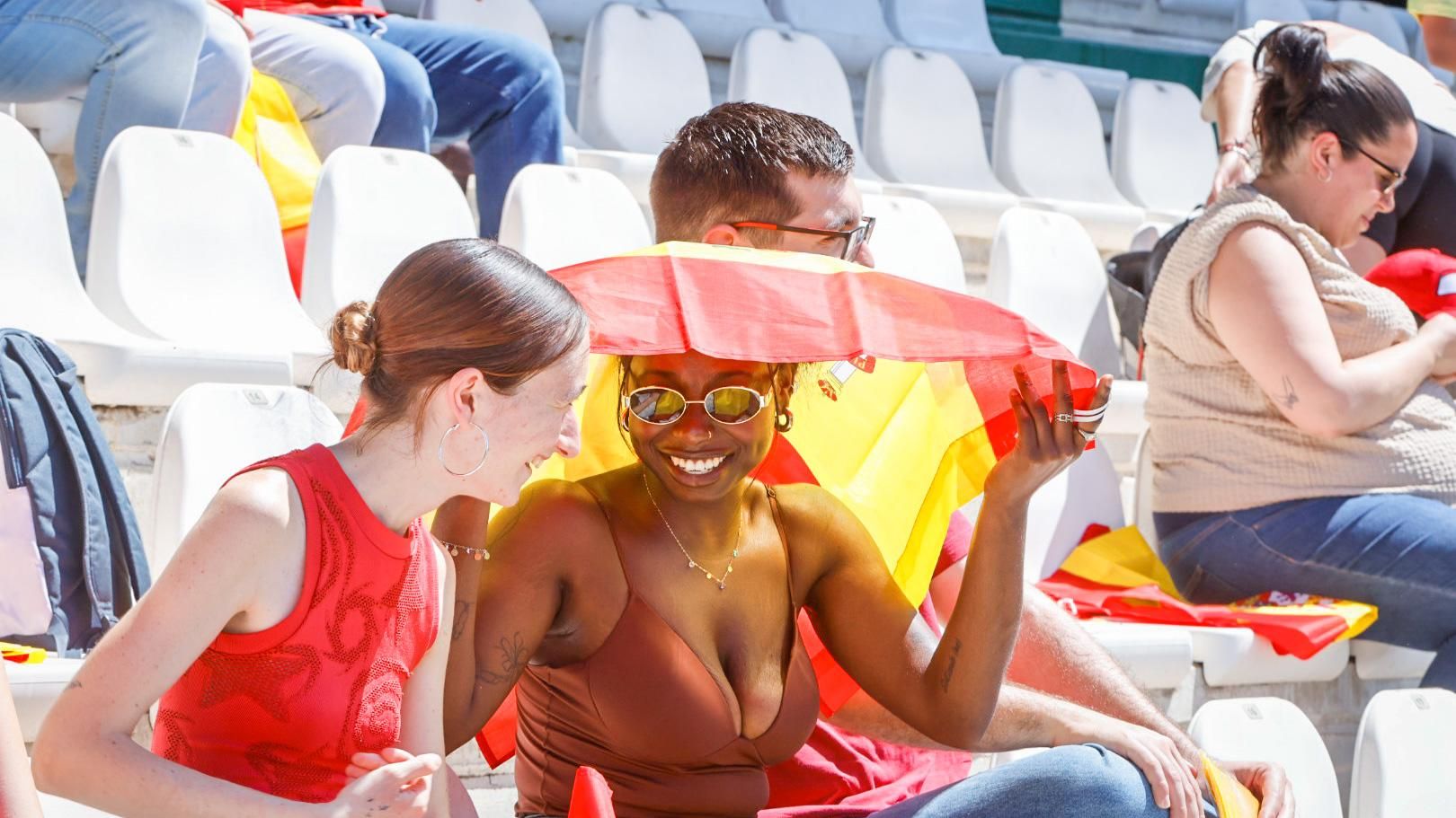 Afición en el partido de la selección femenina  España - Ucrania