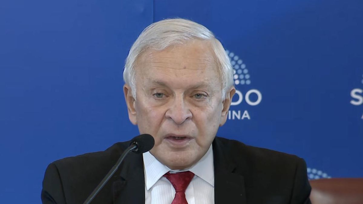 Víctor Pesino este martes en el Senado. Quiere seguir en el cargo en la Cámara del Trabajo hasta los 80 años.