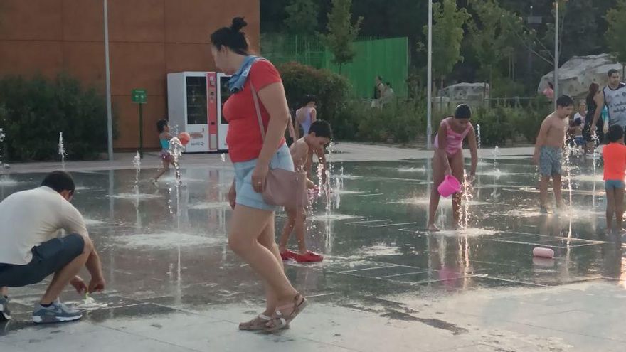 Juegos de agua que hacen las delicias de los pqueños