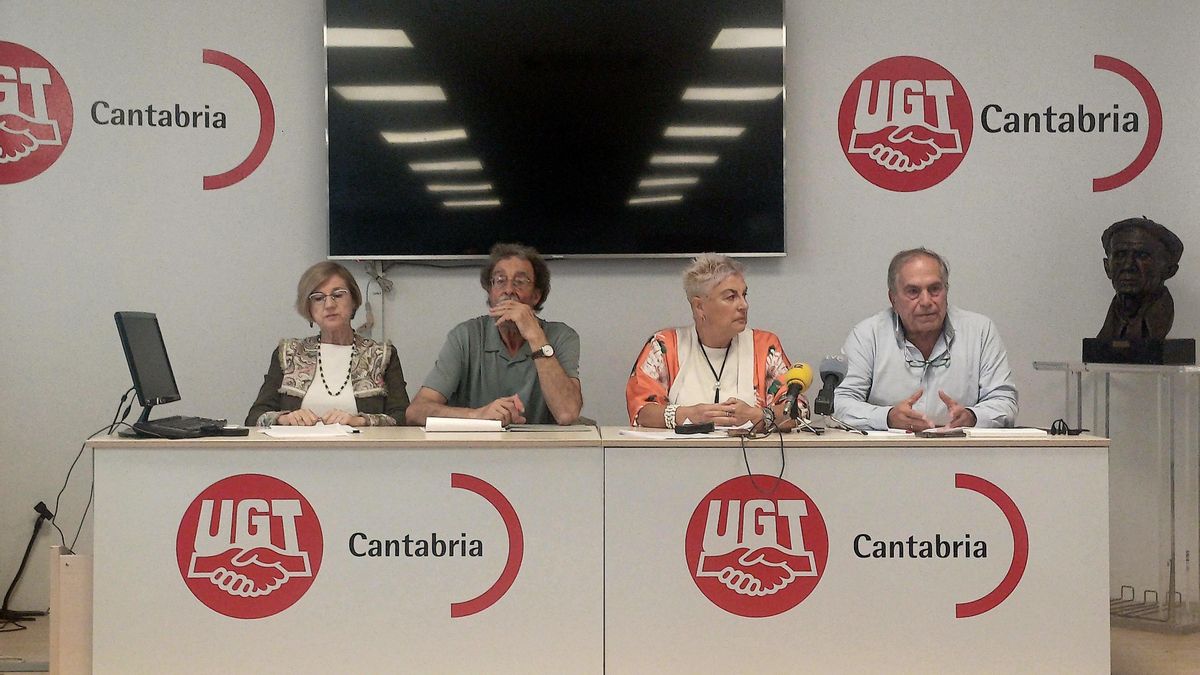 Portavoces de la Plataforma en Defensa de la Sanidad Pública de Cantabria.