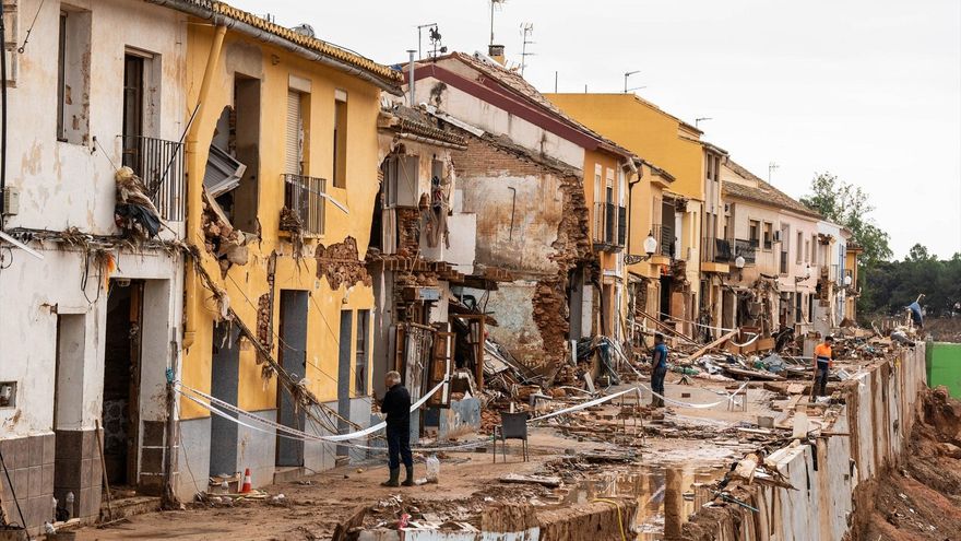 El Gobierno rescata la exención de impuestos a las ayudas de la  dana como pidió Pérez Llorca en un decreto negociado con Compromís