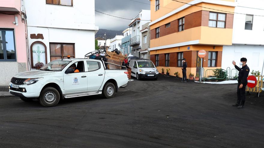 Nuevas evacuaciones en La Palma por el avance de la colada que discurre al noroeste