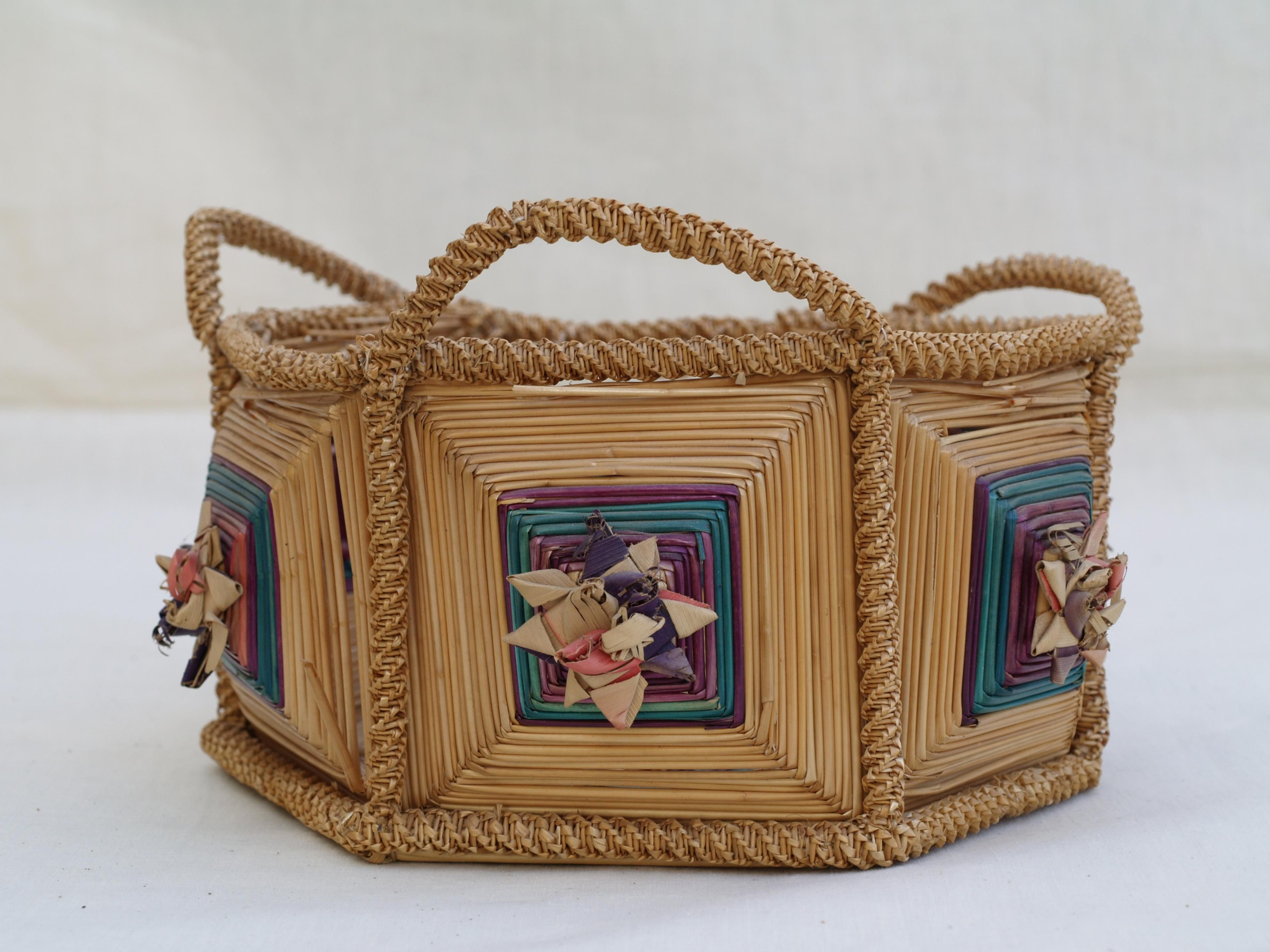 Colmo teñido con anilinas.