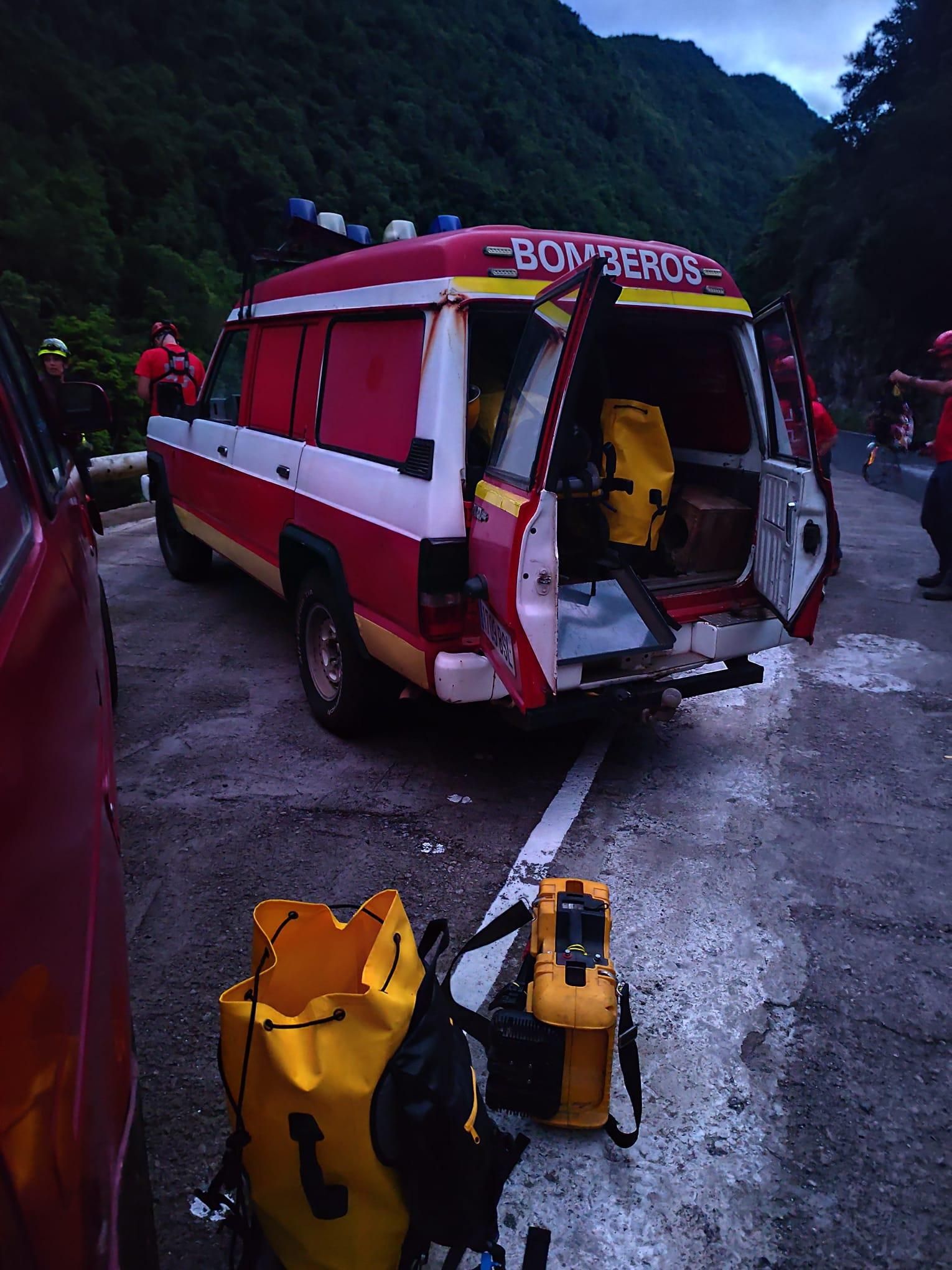 Los bomberos intervinieron en el rescate. BOMBEROS LA PALMA