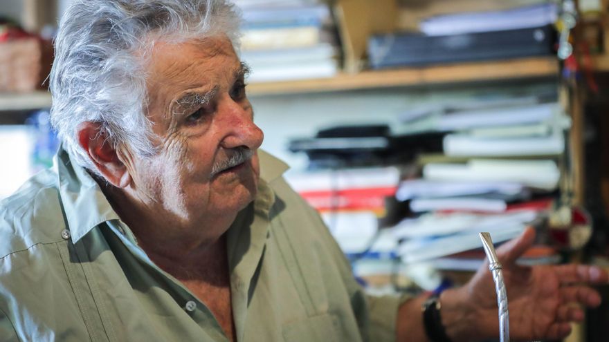 Mujica evoluciona "tranquilo y sin complicaciones" tras cirugía