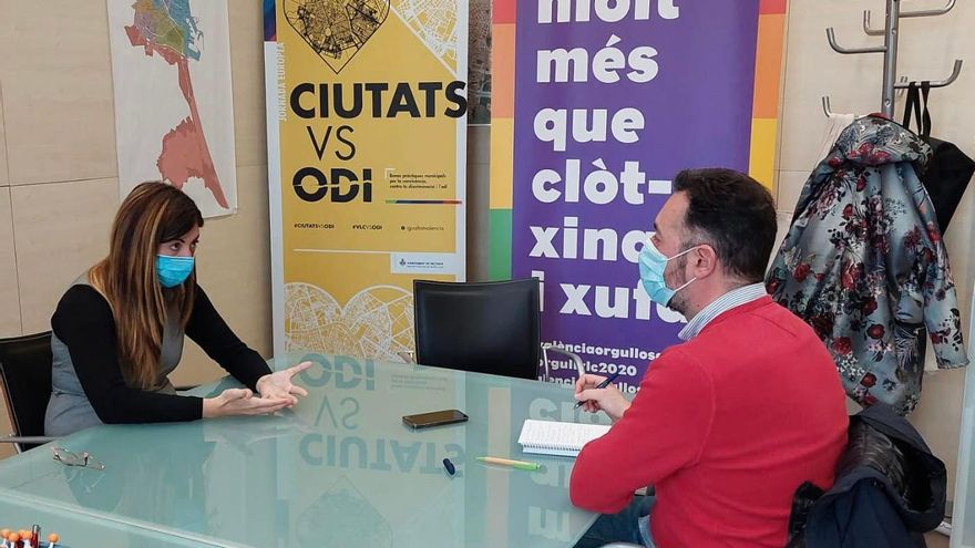 La concejala Lucía Beamud durante la entrevista.