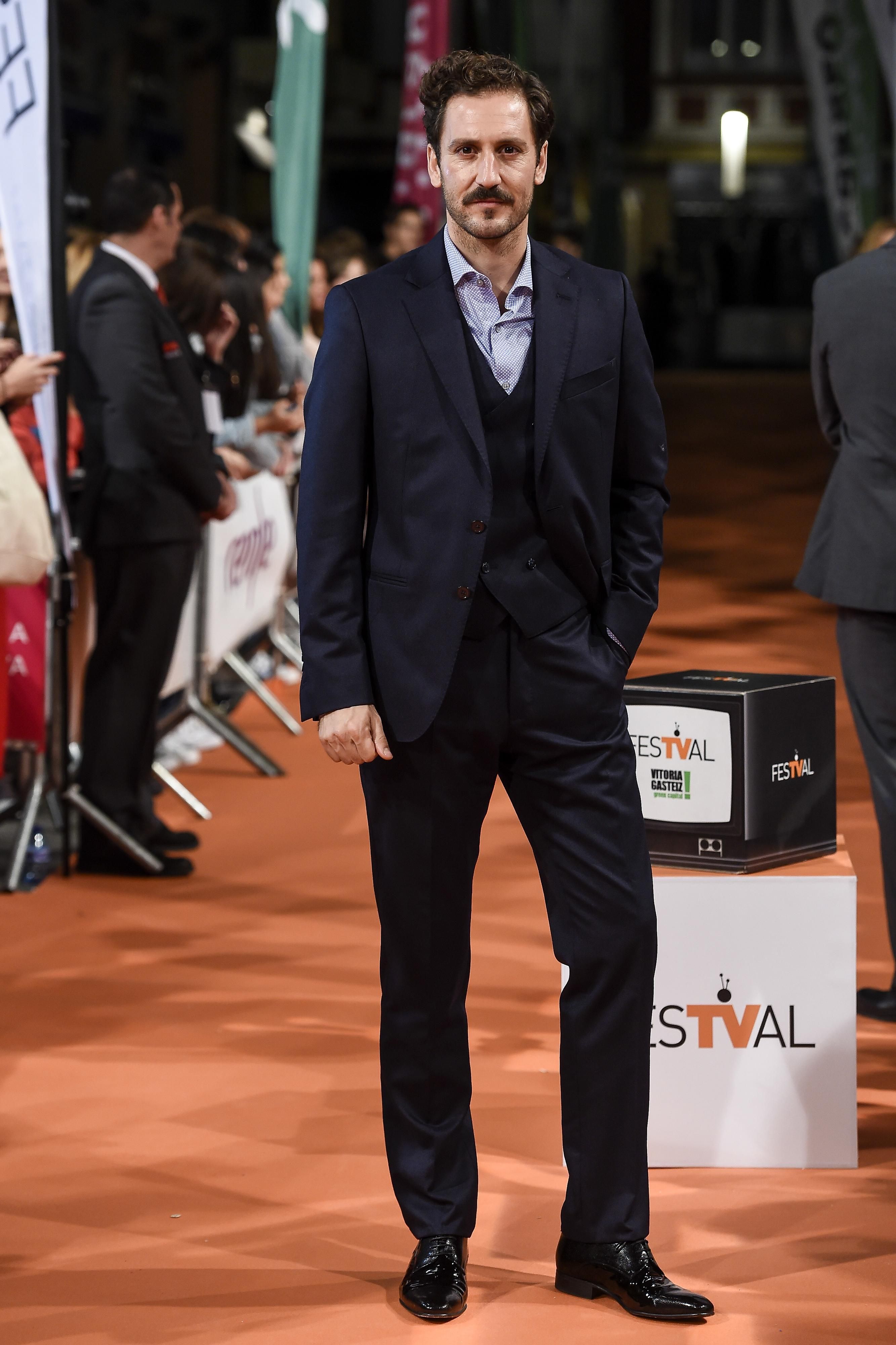 Álex Gadea durante la presentación de Tiempos de Guerra en el FesTVal de Vitoria