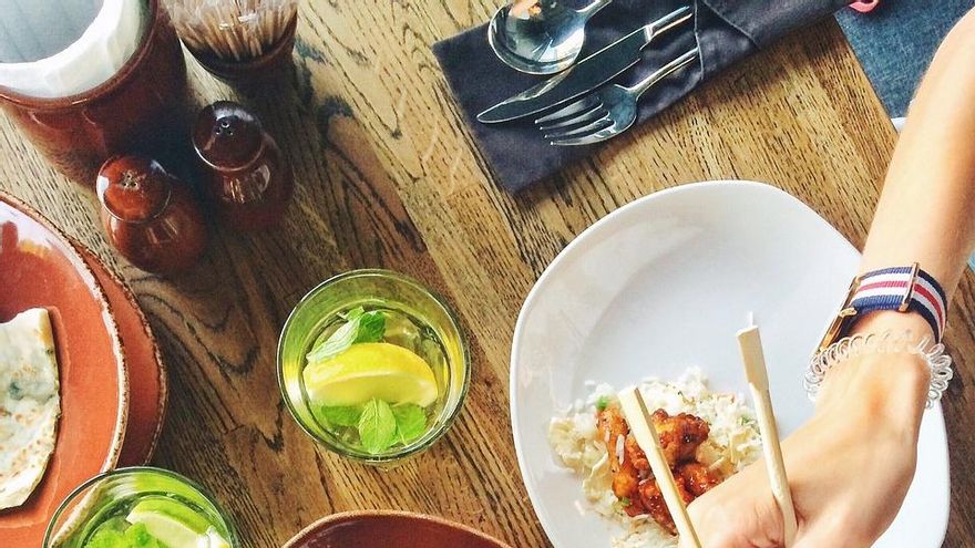 Somos los microbios que comemos: describen la gran despensa de bacterias 'buenas' oculta en nuestros alimentos