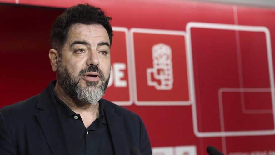 El vicesecretario general del Partido Socialista de Navarra, Ramón Alzórriz, durante la comparecencia de prensa en la que ha dimitido, a 18 de junio de 2025, en Pamplona, Navarra (España). Alzórriz ha informado que su pareja ha trabajado en la empresa Ser