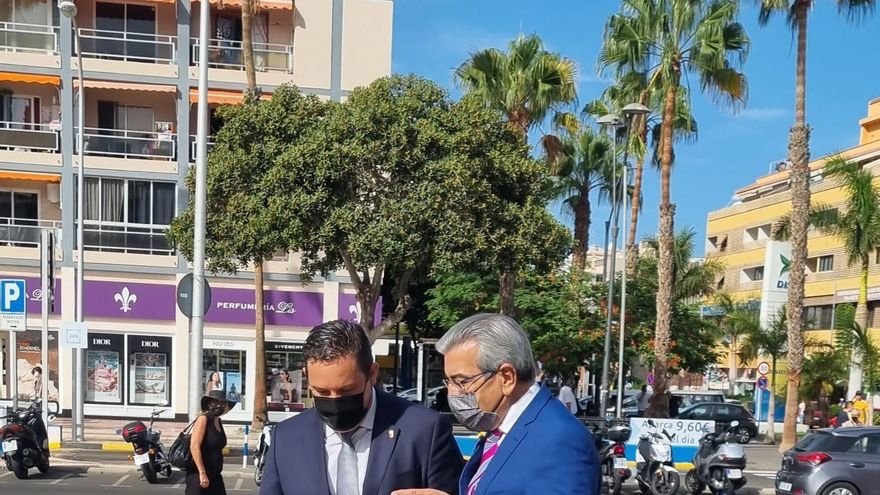 El vicepresidente del Gobierno canario reitera que el puerto de Fonsalía es "inviable" y apuesta por mejoras en Los Cristianos