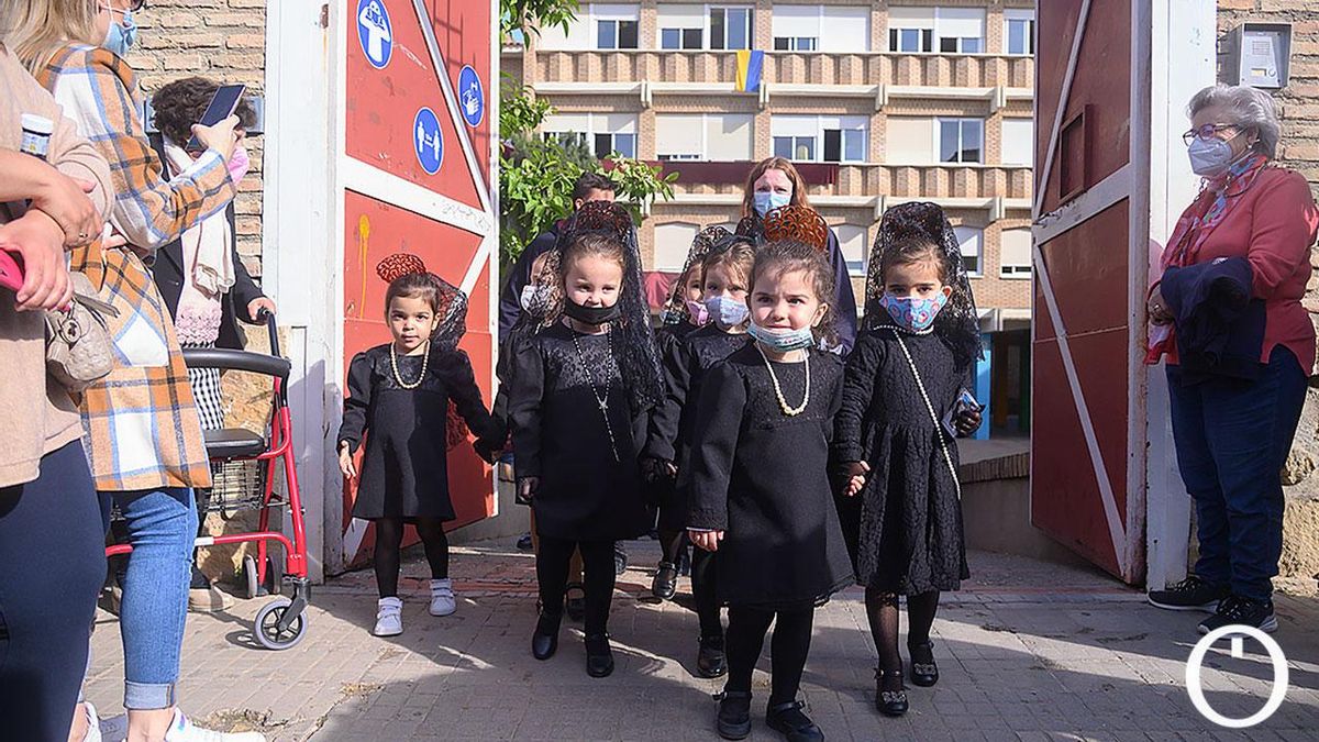 Los alumnos de Las Mercedarias sacan sus pasos a la calle