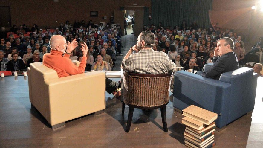 Uno de los encuentros literarios de 'Mi Pueblo Lee'